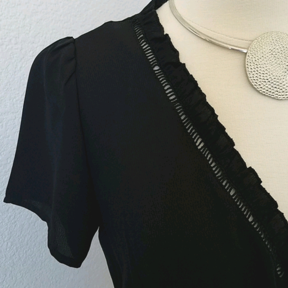 Black Ruffle Wrap Top Small NWT - Picture 8 of 10